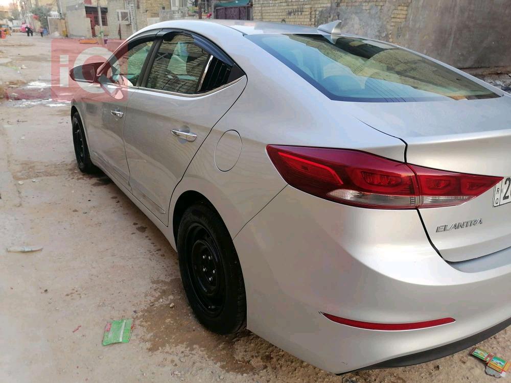 هیوندای ئەلەنترا
